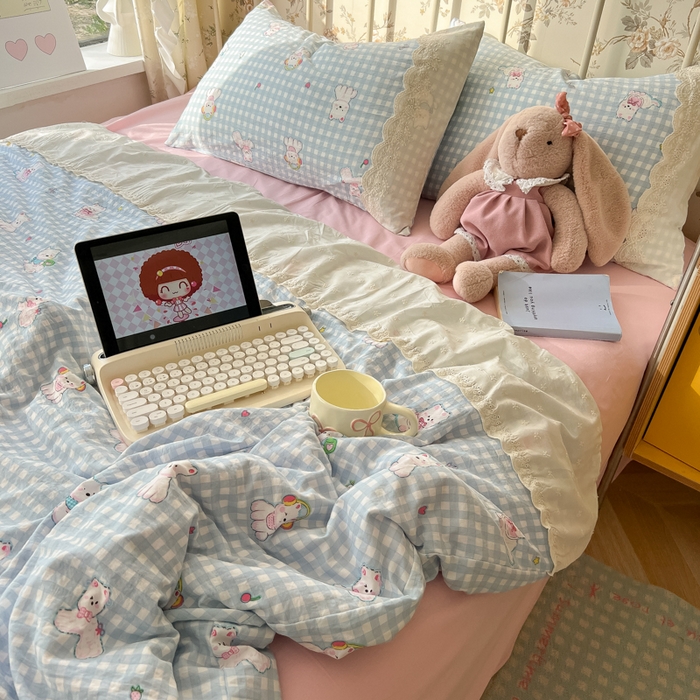 91家纺网 家纺一手货源 找家纺 盼季家纺 2025新款A类夏季夏天蕾丝花边大豆纤维被夏凉被床单四件套空调被 蕾丝花边夏被-汪汪狗蓝