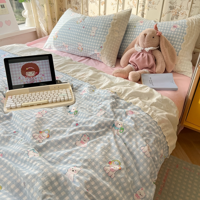 91家纺网 家纺一手货源 找家纺 盼季家纺 2025新款A类夏季夏天蕾丝花边大豆纤维被夏凉被床单四件套空调被 蕾丝花边夏被-汪汪狗蓝