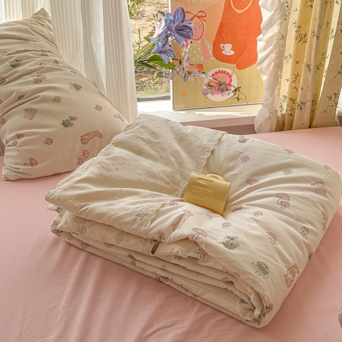 91家纺网 家纺一手货源 找家纺 盼季家纺 2025新款A类夏季夏天蕾丝花边大豆纤维被夏凉被床单四件套空调被 蕾丝花边夏被-小兔蘑菇