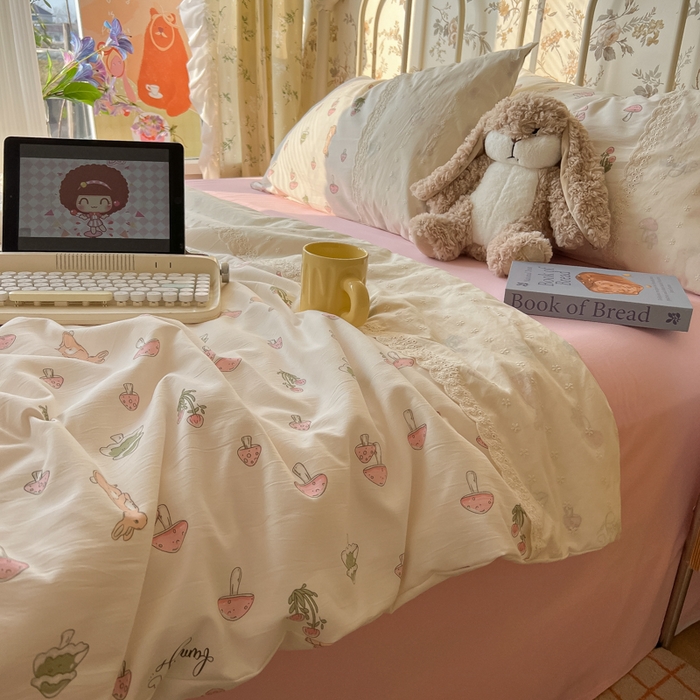 91家纺网 家纺一手货源 找家纺 盼季家纺 2025新款A类夏季夏天蕾丝花边大豆纤维被夏凉被床单四件套空调被 蕾丝花边夏被-小兔蘑菇