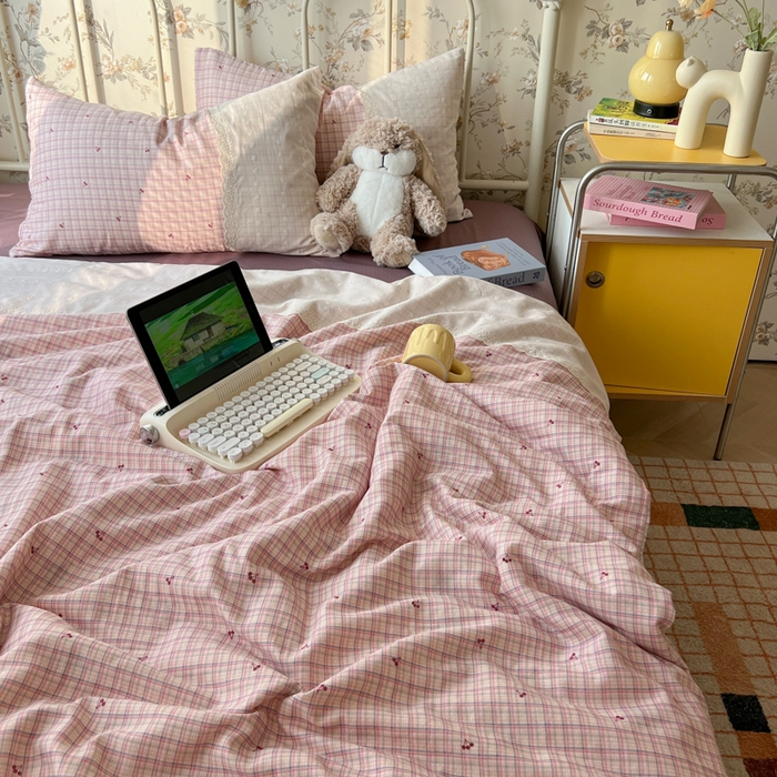 91家纺网 家纺一手货源 找家纺 盼季家纺 2025新款A类夏季夏天蕾丝花边大豆纤维被夏凉被床单四件套空调被 蕾丝花边夏被-紫樱