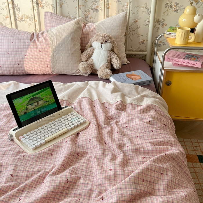 91家纺网 家纺一手货源 找家纺 盼季家纺 2025新款A类夏季夏天蕾丝花边大豆纤维被夏凉被床单四件套空调被 蕾丝花边夏被-紫樱