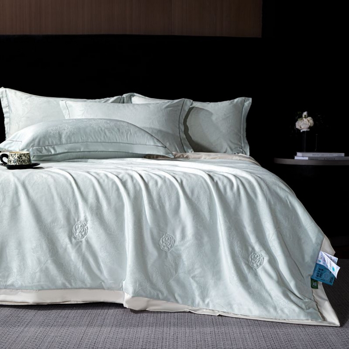 91家纺网 家纺一手货源 找家纺 丽卡家纺 2025新款金银丝提花宽边凯丽夏被四件套 凯丽-绿