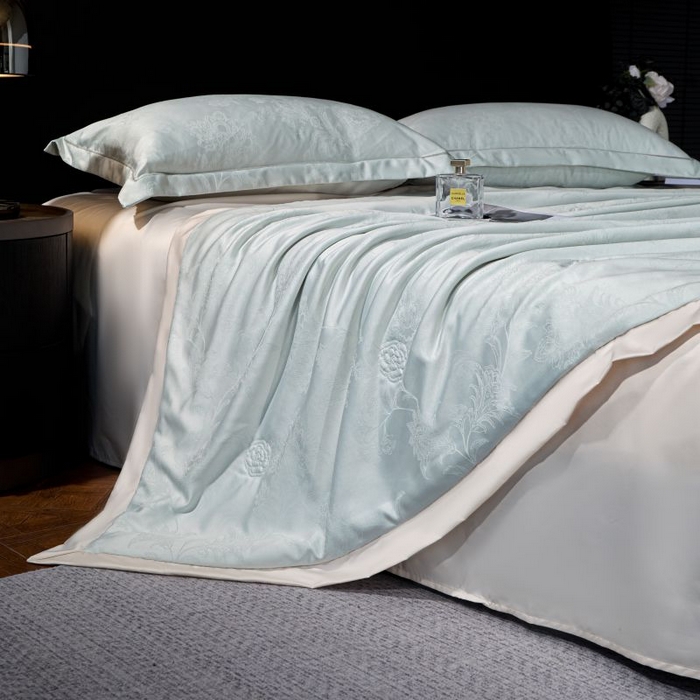 91家纺网 家纺一手货源 找家纺 丽卡家纺 2025新款金银丝提花宽边凯丽夏被四件套 凯丽-绿