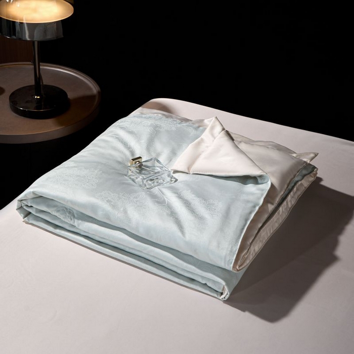 91家纺网 家纺一手货源 找家纺 丽卡家纺 2025新款金银丝提花宽边凯丽夏被四件套 凯丽-绿