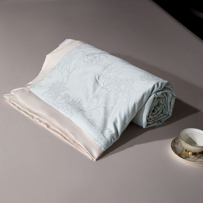 91家纺网 家纺一手货源 找家纺 丽卡家纺 2025新款金银丝提花宽边凯丽夏被四件套 凯丽-绿