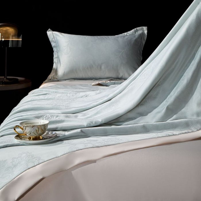 91家纺网 家纺一手货源 找家纺 丽卡家纺 2025新款金银丝提花宽边凯丽夏被四件套 凯丽-绿