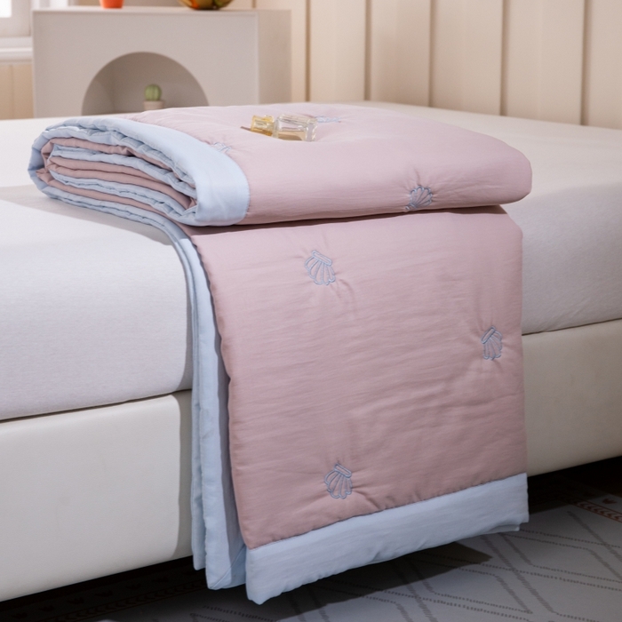 91家纺网 家纺一手货源 找家纺 晨晨家纺 2025新款A类莱赛尔天丝刺绣款夏被系列 单夏被 皇冠-高级咖