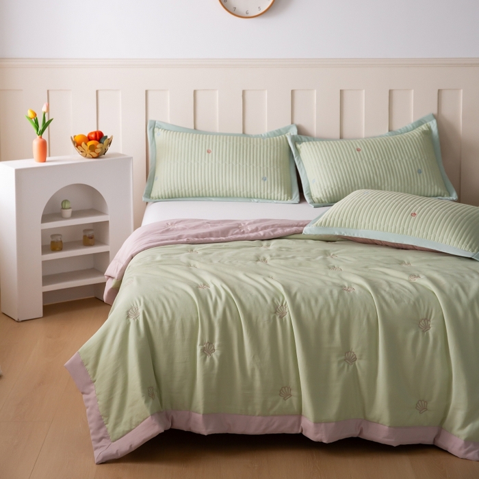 91家纺网 家纺一手货源 找家纺 晨晨家纺 2025新款A类莱赛尔天丝刺绣款凉席席子床盖款系列三件套 皇冠-薄荷绿