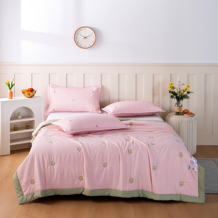 91家纺网 家纺一手货源 找家纺 晨晨家纺 2025新款A类莱赛尔天丝刺绣款夏被系列 单夏被 皇冠-樱花粉