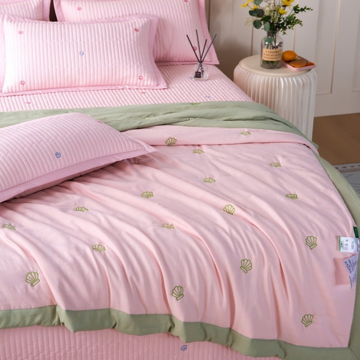 91家纺网 家纺一手货源 找家纺 晨晨家纺 2025新款A类莱赛尔天丝刺绣款凉席席子床盖款系列三件套 皇冠-樱花粉