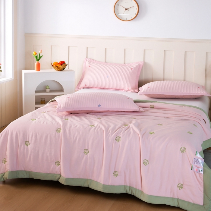 91家纺网 家纺一手货源 找家纺 晨晨家纺 2025新款A类莱赛尔天丝刺绣款凉席席子床盖款系列三件套 皇冠-樱花粉