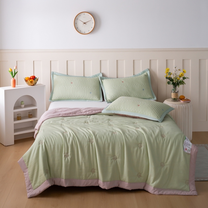 91家纺网 家纺一手货源 找家纺 晨晨家纺 2025新款A类莱赛尔天丝刺绣款夏被系列 单夏被 皇冠-薄荷绿