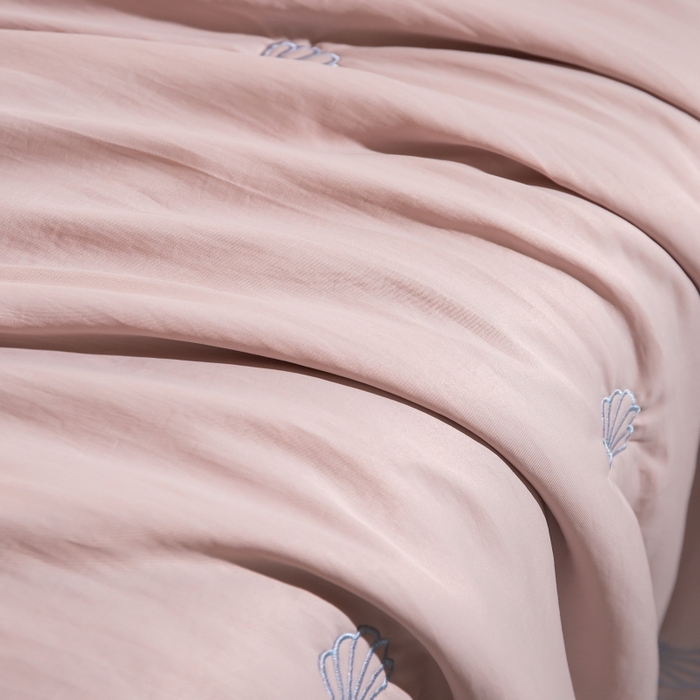 91家纺网 家纺一手货源 找家纺 晨晨家纺 2025新款A类莱赛尔天丝刺绣款凉席席子床盖款系列三件套 皇冠-高级咖