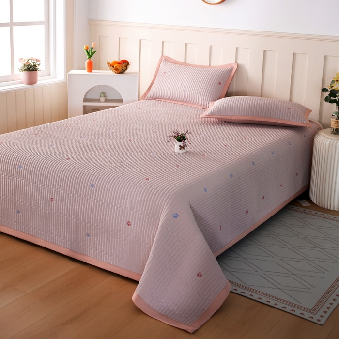 91家纺网 家纺一手货源 找家纺 晨晨家纺 2025新款A类莱赛尔天丝刺绣款夏被系列 单夏被 皇冠-高级咖