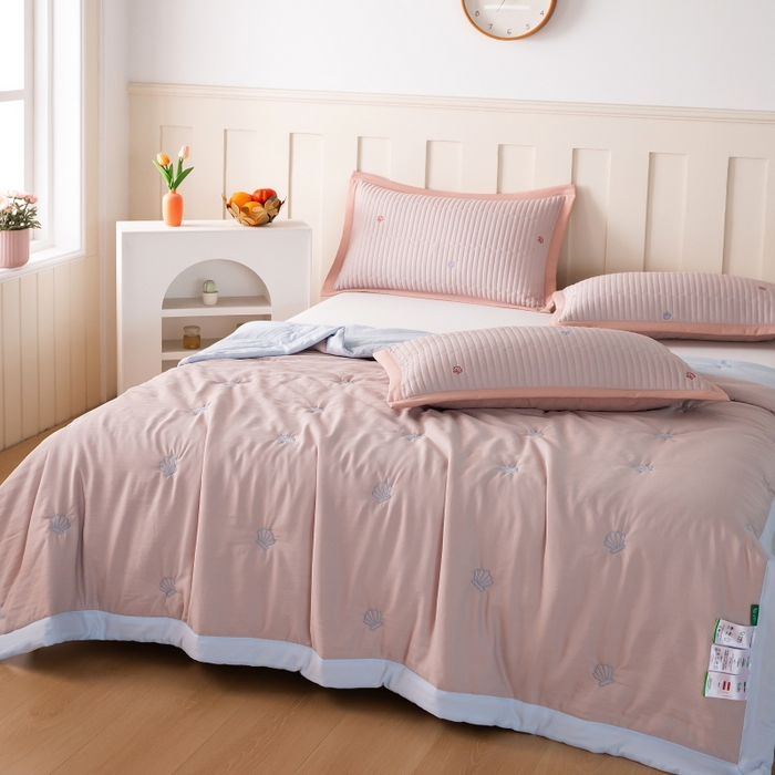 91家纺网 家纺一手货源 找家纺 晨晨家纺 2025新款A类莱赛尔天丝刺绣款夏被系列 单夏被 皇冠-高级咖