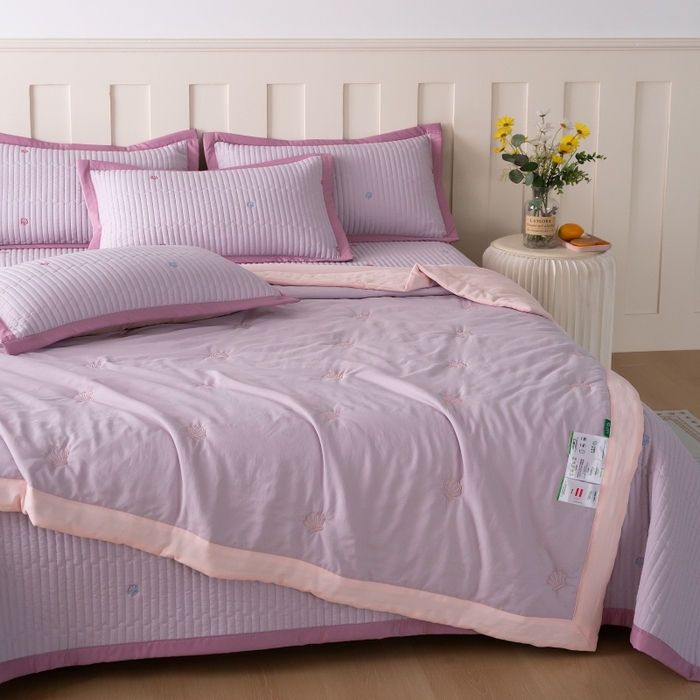 91家纺网 家纺一手货源 找家纺 晨晨家纺 2025新款A类莱赛尔天丝刺绣款凉席席子床盖款系列三件套 皇冠-魅影紫