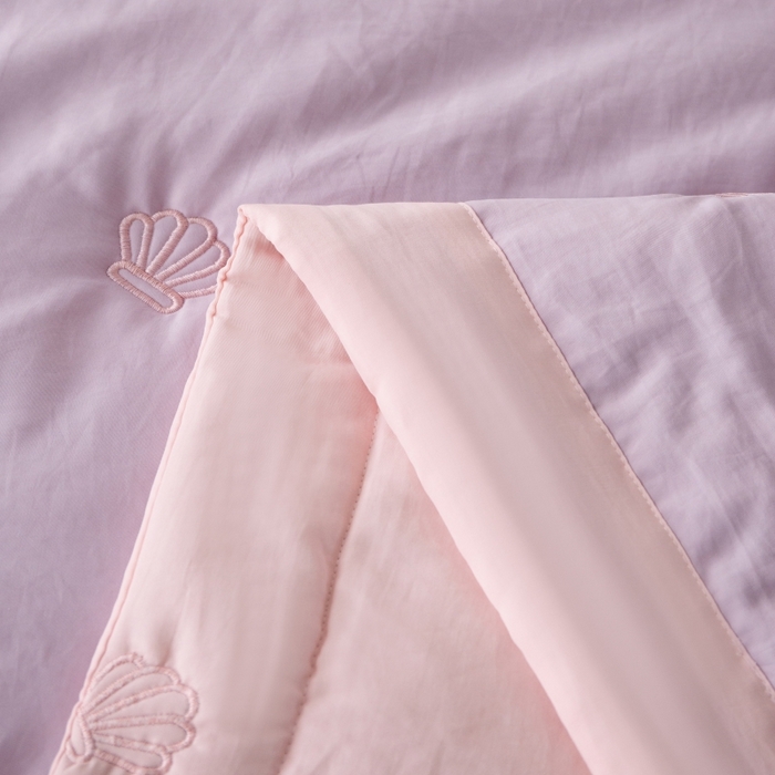 91家纺网 家纺一手货源 找家纺 晨晨家纺 2025新款A类莱赛尔天丝刺绣款凉席席子床盖款系列三件套 皇冠-魅影紫