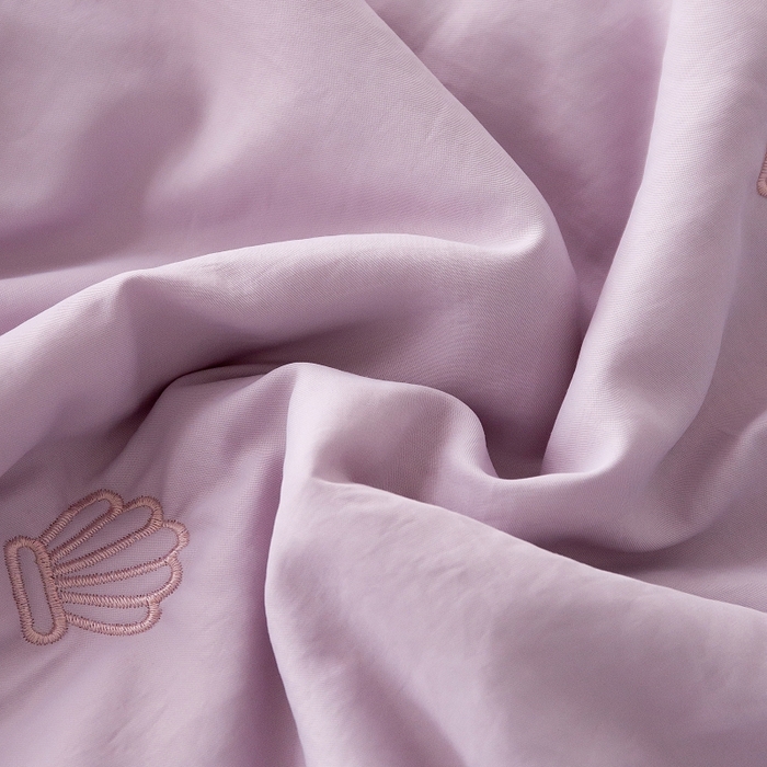 91家纺网 家纺一手货源 找家纺 晨晨家纺 2025新款A类莱赛尔天丝刺绣款凉席席子床盖款系列三件套 皇冠-魅影紫