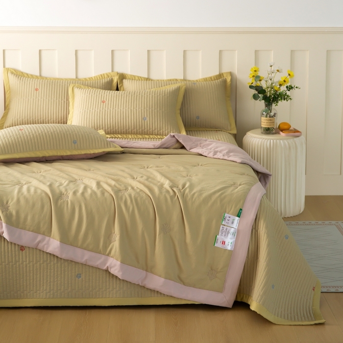 91家纺网 家纺一手货源 找家纺 晨晨家纺 2025新款A类莱赛尔天丝刺绣款凉席席子床盖款系列三件套 皇冠-抹茶绿