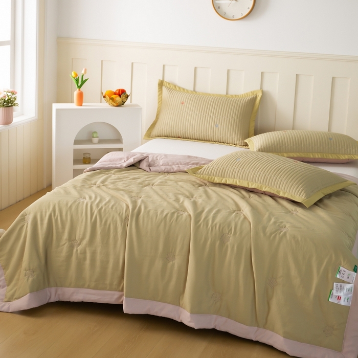 91家纺网 家纺一手货源 找家纺 晨晨家纺 2025新款A类莱赛尔天丝刺绣款凉席席子床盖款系列三件套 皇冠-抹茶绿