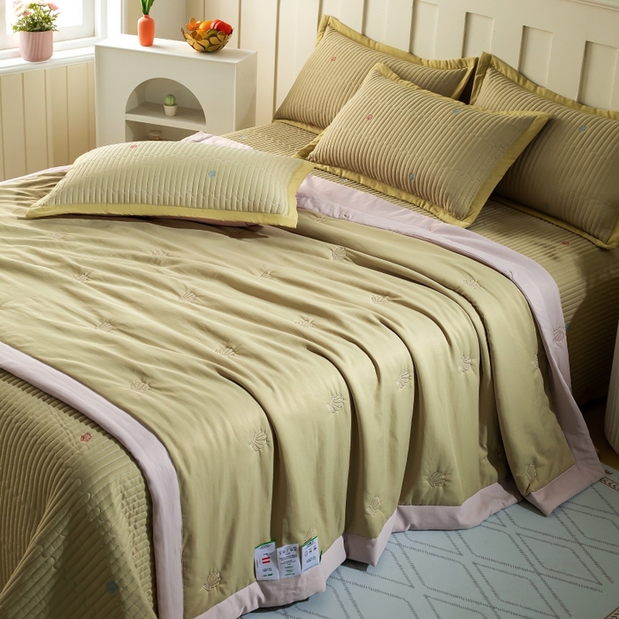 91家纺网 家纺一手货源 找家纺 晨晨家纺 2025新款A类莱赛尔天丝刺绣款夏被系列 单夏被 皇冠-抹茶绿