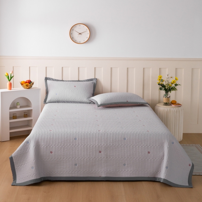 91家纺网 家纺一手货源 找家纺 晨晨家纺 2025新款A类莱赛尔天丝刺绣款夏被系列 单夏被 皇冠-绅士灰