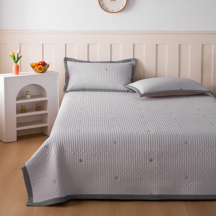 91家纺网 家纺一手货源 找家纺 晨晨家纺 2025新款A类莱赛尔天丝刺绣款夏被系列 单夏被 皇冠-绅士灰