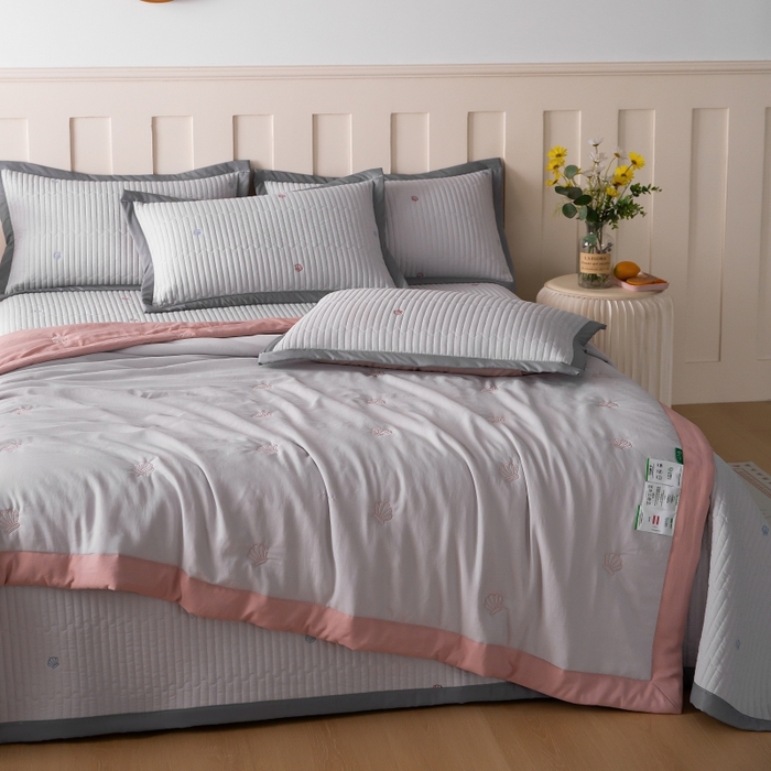 91家纺网 家纺一手货源 找家纺 晨晨家纺 2025新款A类莱赛尔天丝刺绣款夏被系列 单夏被 皇冠-绅士灰