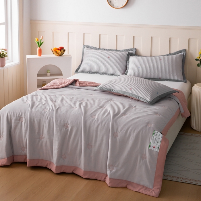 91家纺网 家纺一手货源 找家纺 晨晨家纺 2025新款A类莱赛尔天丝刺绣款凉席席子床盖款系列三件套 皇冠-绅士灰