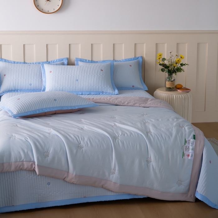 91家纺网 家纺一手货源 找家纺 晨晨家纺 2025新款A类莱赛尔天丝刺绣款夏被系列 单夏被 皇冠-天空蓝