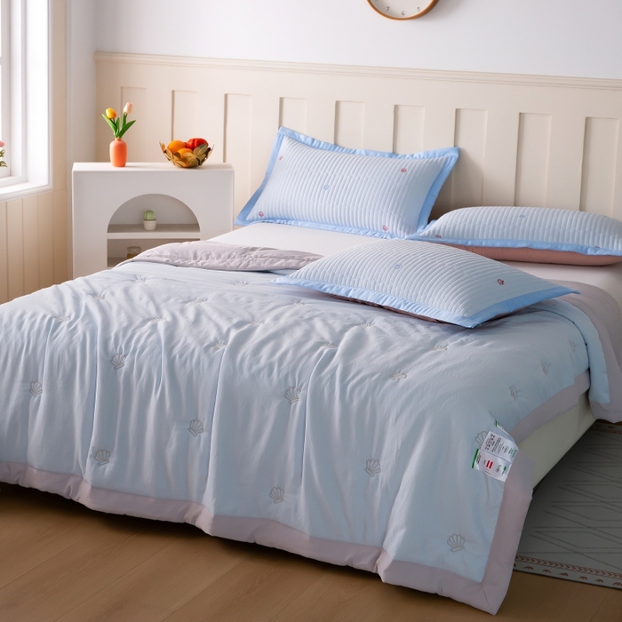 91家纺网 家纺一手货源 找家纺 晨晨家纺 2025新款A类莱赛尔天丝刺绣款夏被系列 单夏被 皇冠-天空蓝