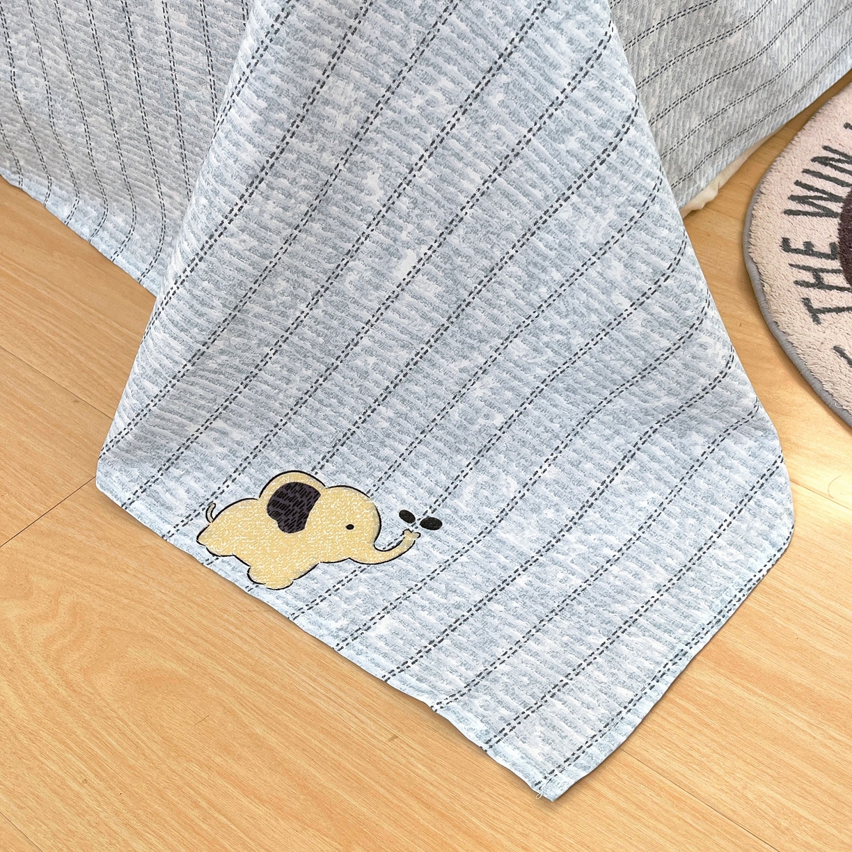 91家纺网 家纺一手货源 找家纺 大吉 2025新款亲肤舒适全棉纯棉喷气小清新印花系列单床单床单单件单品床单 蜡笔小象