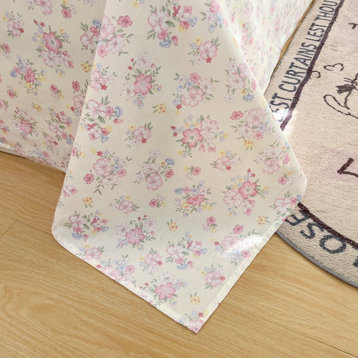 91家纺网 家纺一手货源 找家纺 大吉 2025新款亲肤舒适全棉纯棉喷气小清新印花系列单床单床单单件单品床单 梦幻花园