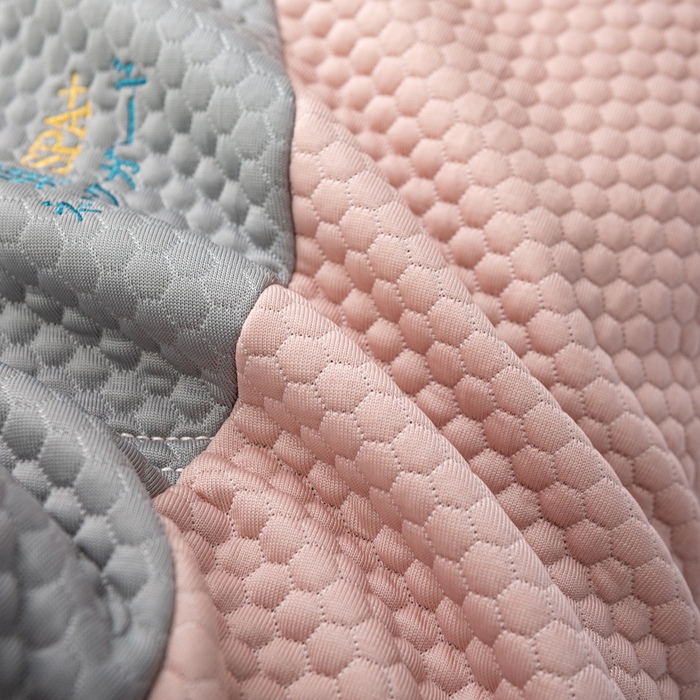 91家纺网 家纺一手货源 找家纺 萌番宝 2025新款立体冰豆豆荞麦护颈SPA枕枕头枕芯 冰豆豆粉色 35x52x8cm/只