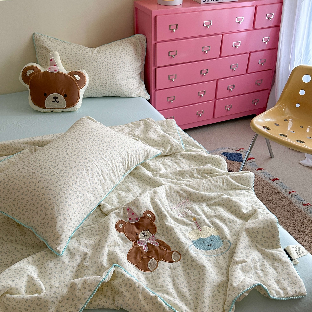 91家纺网 家纺一手货源 找家纺 觅糖家纺 2025春夏新款全棉双层纱夏被夏凉被空调被 蛋糕熊