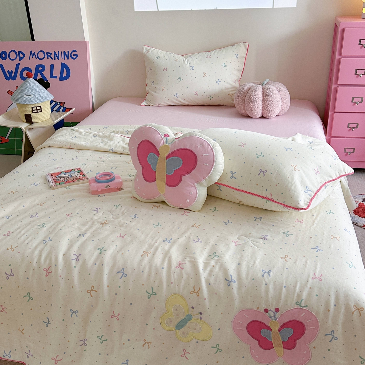 91家纺网 家纺一手货源 找家纺 觅糖家纺 2025春夏新款全棉双层纱夏被夏凉被空调被 蝴蝶日记