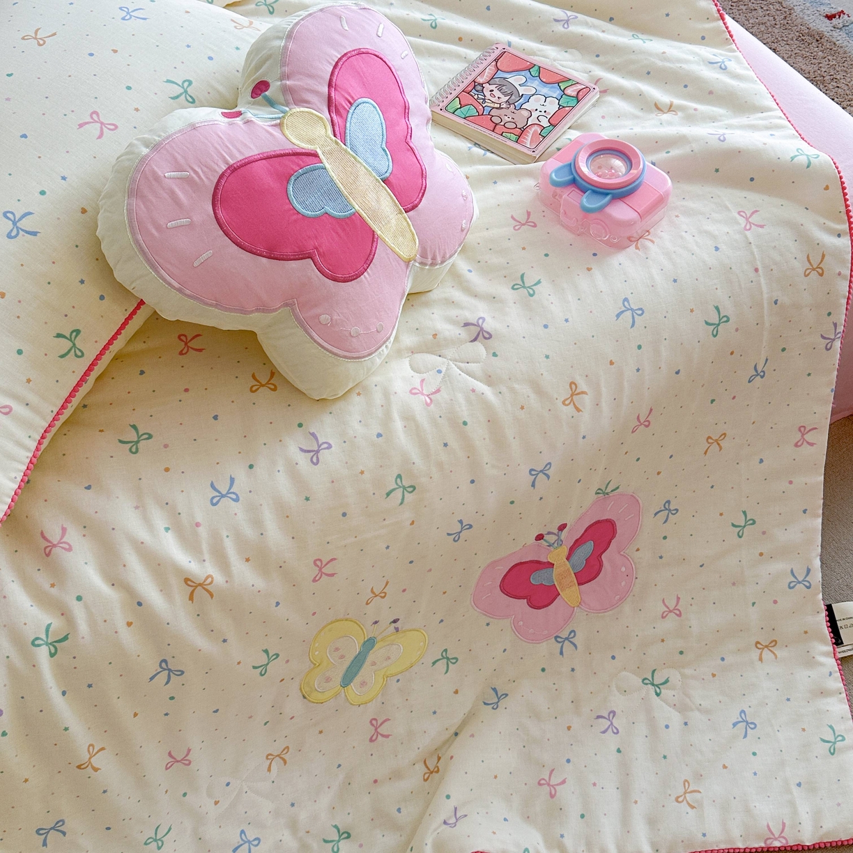 91家纺网 家纺一手货源 找家纺 觅糖家纺 2025春夏新款全棉双层纱夏被夏凉被空调被 蝴蝶日记