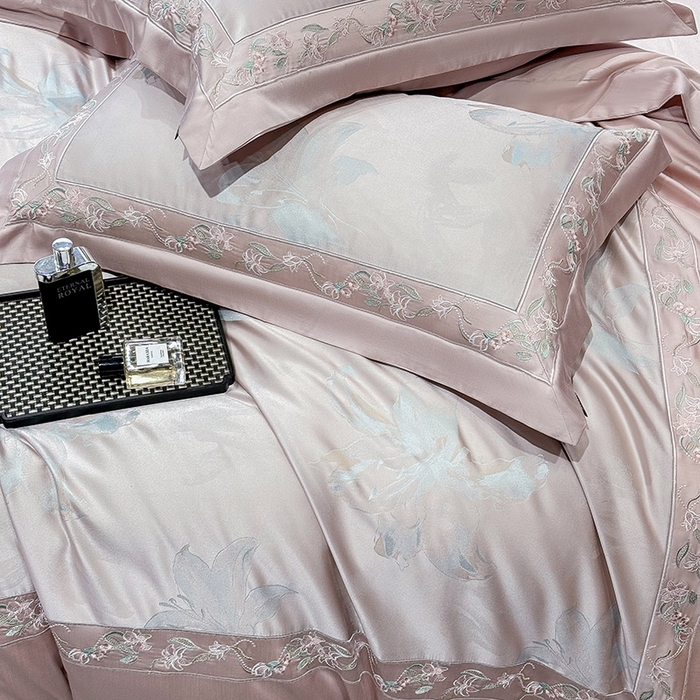 91家纺网 家纺一手货源 找家纺  2025新款高端A类天丝棉提花四件套真丝轻奢刺绣丝滑裸睡长绒棉爆款床上用品-薇澜 薇澜-凝烟粉