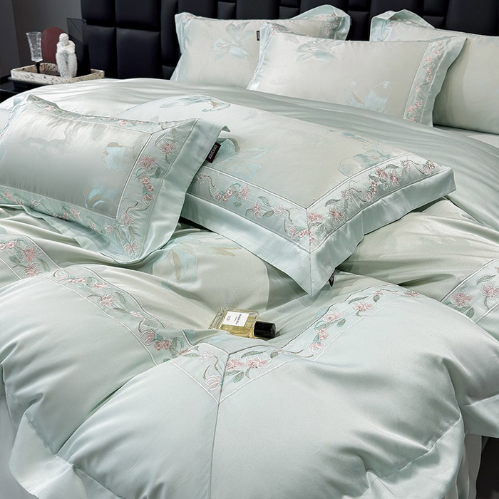 91家纺网 家纺一手货源 找家纺  2025新款高端A类天丝棉提花四件套真丝轻奢刺绣丝滑裸睡长绒棉爆款床上用品-薇澜 薇澜-云水绿