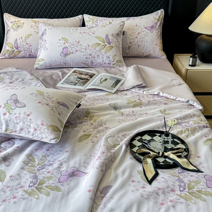 91家纺网 家纺一手货源 找家纺 芊寻家居 2025新款A类50支莱赛尔天丝数码印花夏被夏凉被空调被 蝶恋花紫