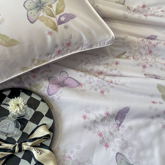 91家纺网 家纺一手货源 找家纺 芊寻家居 2025新款A类50支莱赛尔天丝数码印花夏被夏凉被空调被 蝶恋花紫