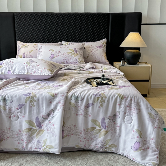 91家纺网 家纺一手货源 找家纺 芊寻家居 2025新款A类50支莱赛尔天丝数码印花夏被夏凉被空调被 蝶恋花紫