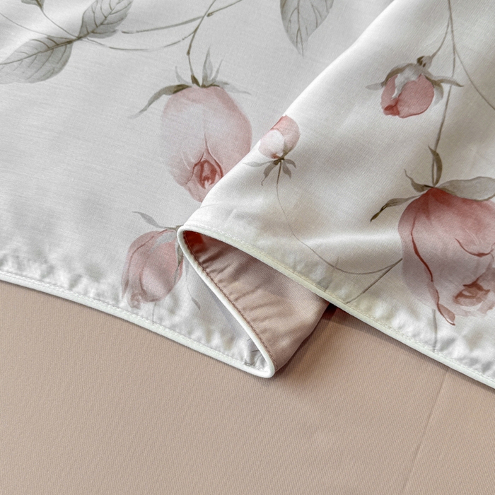 91家纺网 家纺一手货源 找家纺 芊寻家居 2025新款A类50支莱赛尔天丝数码印花夏被夏凉被空调被 花意盈香粉