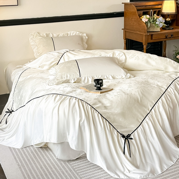 91家纺网 家纺一手货源 找家纺 凯美家居 2025新款法式风水洗真丝提花工艺四件套 雾中花 奶白