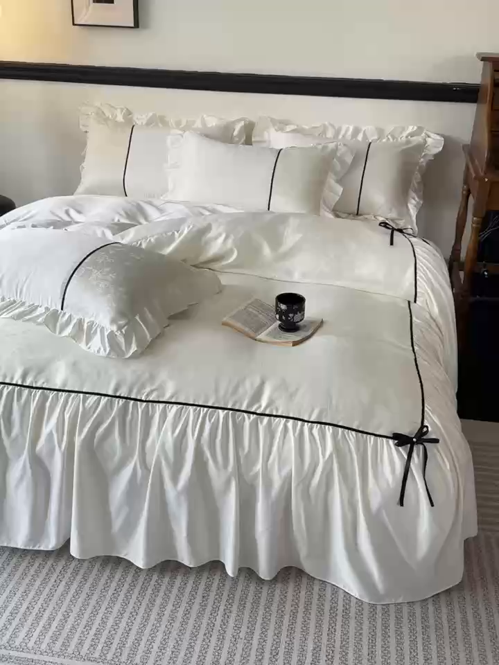 91家纺网 家纺一手货源 找家纺 凯美家居 2025新款法式风水洗真丝提花工艺四件套 雾中花 奶白