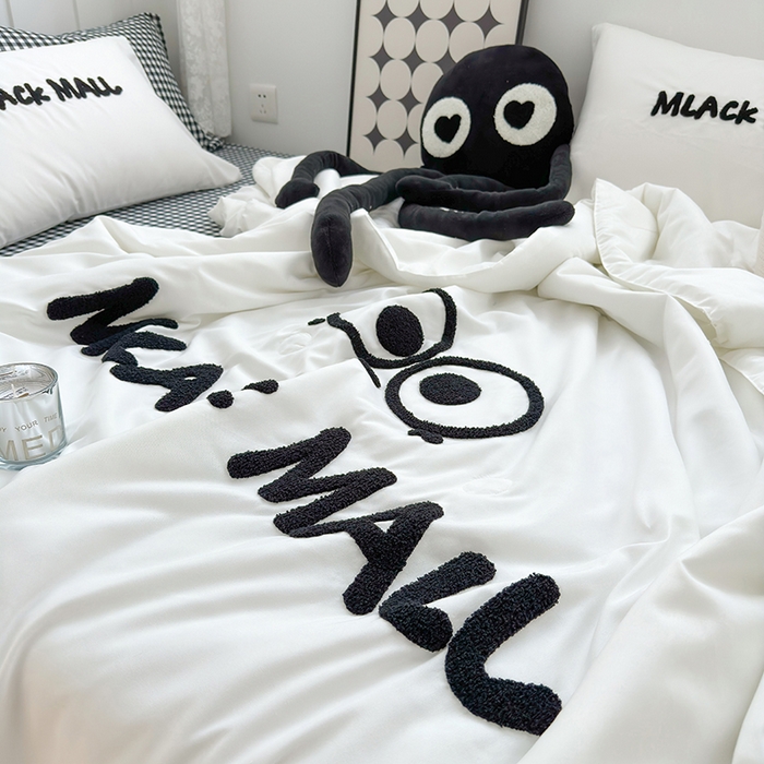 91家纺网 家纺一手货源 找家纺 曼谷家纺 2025新款水洗棉超软毛巾绣夏被直播热款 煤球-小黑