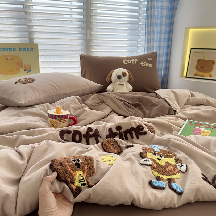 91家纺网 家纺一手货源 找家纺 曼谷家纺 2025新款水洗棉超软毛巾绣夏被直播热款 咖啡时光-奶咖