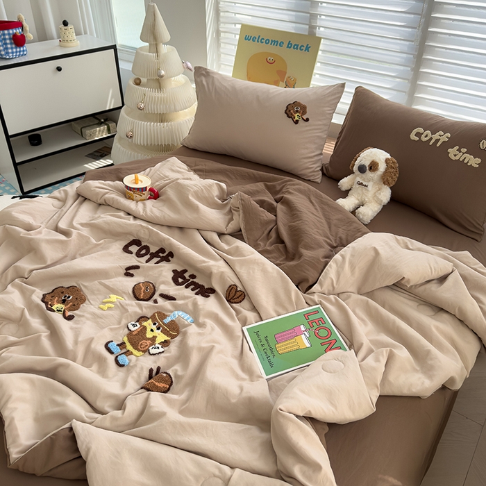 91家纺网 家纺一手货源 找家纺 曼谷家纺 2025新款水洗棉超软毛巾绣夏被直播热款 咖啡时光-奶咖