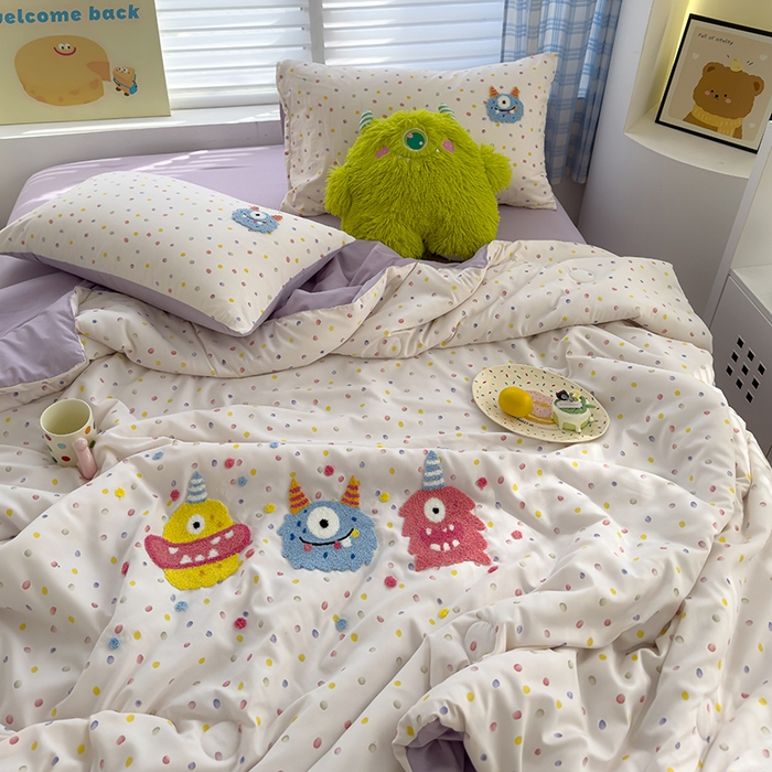 91家纺网 家纺一手货源 找家纺 曼谷家纺 2025新款水洗棉超软毛巾绣夏被直播热款 三小怪-波点紫